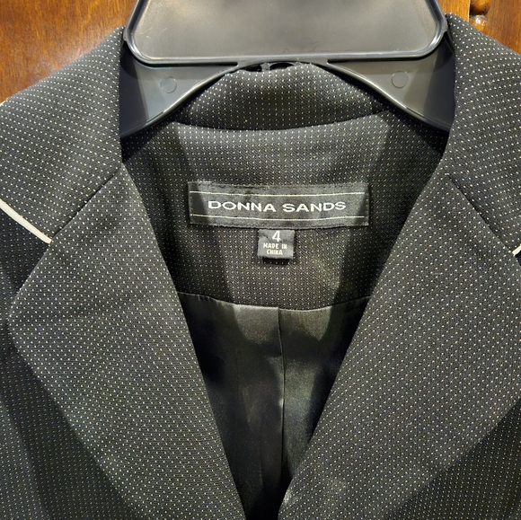 Donna Sands Dress Suit - Picture 3 of 6